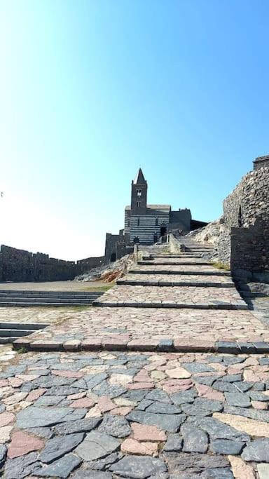 Elegante Appartamento La Spezia Centro Екстериор снимка